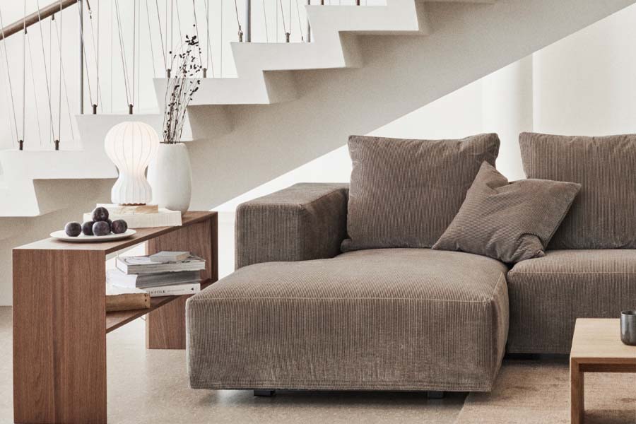 Illums Bolighus sofa under trappe