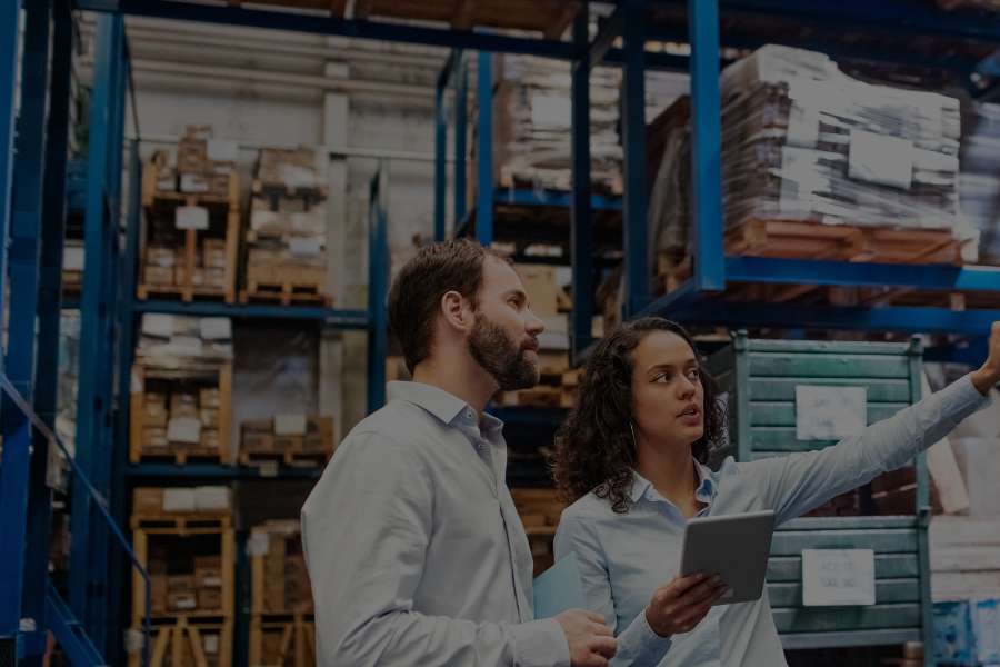 Medarbejdere på lager