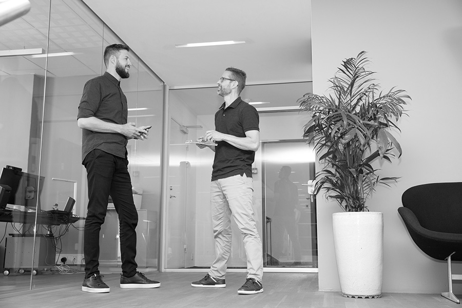 Talk in hallway2 - Alpha Solutions